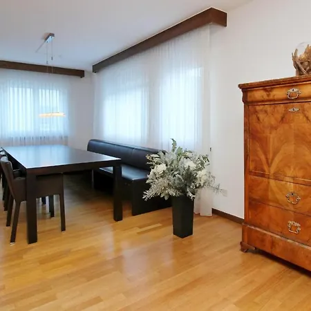 Chesa Alice Apartment *